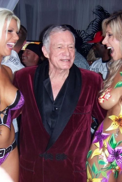 hugh_hefner_robe_00.jpg