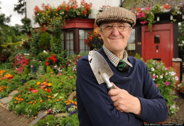 Robin Trowel.jpg