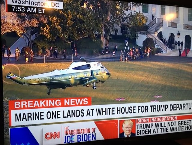 trump helicopter.jpg